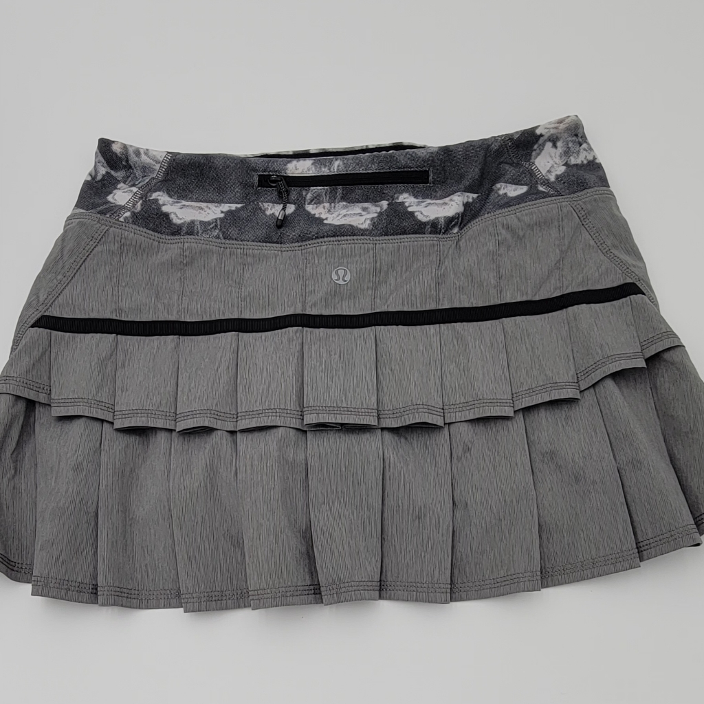Lululemon Athletica Mini Skirt Size 4, Gray $40
